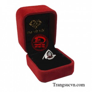 Nhẫn nữ garnet kiêu sa