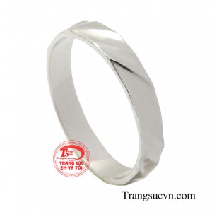 Nếu bạn là người có nhiều đam mê, ấp ủ nhiều hoài bão thì ắt hẳn gu thời trang cũng sẽ phải thật cá tính, mạnh mẽ, cùng với đôi phần phá cách đầy nhiệt huyết.