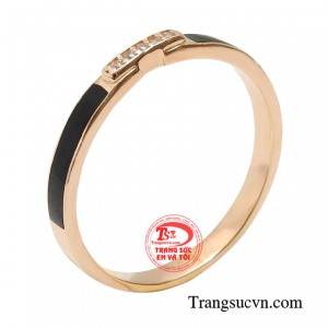 Nhẫn nữ vàng hồng kiều diễm tô điểm thêm nét đẹp quyến rũ, cá tính và thanh lịch cho người dùng. 