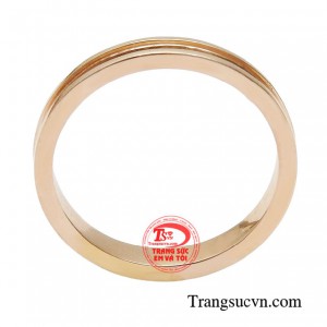 Chiếc nhẫn mang chất liệu vàng hồng 18k mang đến điểm nhấn đầy tinh tế, thời thượng cho những set đồ tiểu thư, kiêu kì của các quý cô hiện đại. 