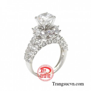 Nhẫn nữ vàng trắng thủy chung cũng là sự lựa chọn hoàn hảo làm nhẫn đính hôn dành tặng nửa kia của bạn