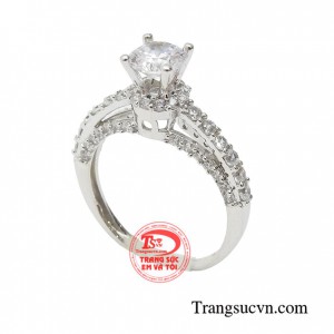 Sản phẩm mang đến diện mạo quý phái sang trọng của một người phụ nữ đẳng cấp