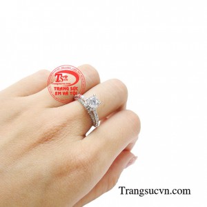 Nhẫn Nữ Vàng 18K