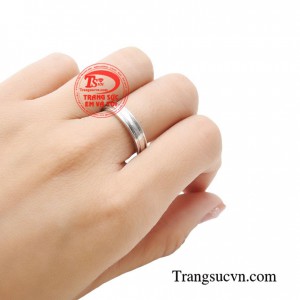 Nhẫn vàng trắng phong cách dành cho các bạn nữ thích sự đơn giản và cá tính