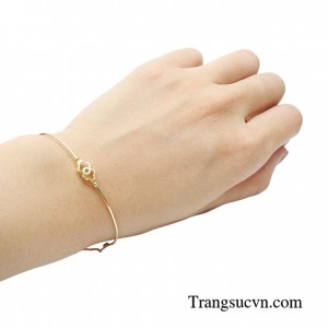 Sản phẩm được nhập khẩu Italy với kiểu dáng lạ và độc đáo dễ dàng thay đổi