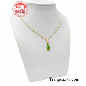 Mặt dây cẩm thạch tài lộc có tác dụng giúp giảm bớt lo lắng, căng thẳng và giúp cho tinh thần luôn lạc quan, thoải mái