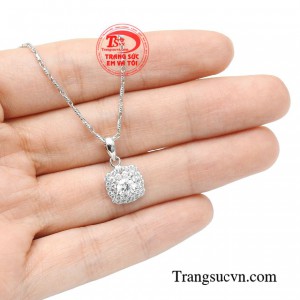 Vậy nên chị em hãy nhớ ngoại hình và phong cách thời trang là vô cùng quan trọng.