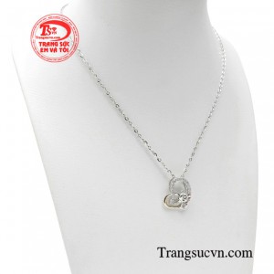 Đó cũng là cách thể hiện phong cách của bản thân cùng gu thời trang trong sáng.