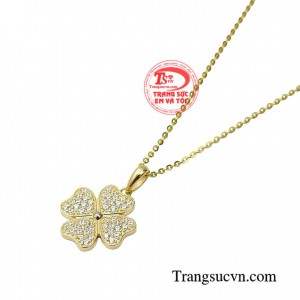 Mặt dây chuyền nữ vàng quý phái dễ kết hợp cùng nhiều kiểu dây chuyền vàng