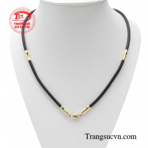 Dây cao su bọc vàng phái mạnh dường như đã trở thành xu hướng lan rộng mạnh mẽ được nam giới yêu thích. 