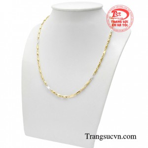 Dây chuyền nam thời trang phóng khoáng là trang sức không thể thiếu giúp phái mạnh thêm phần nổi bật, thời trang và cá tính