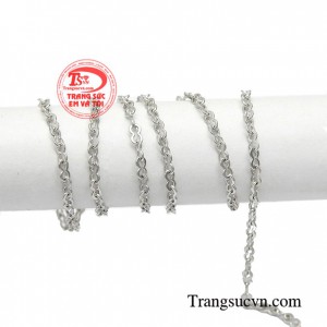 Dây chuyền nữ duyên dáng thời thượng là sự lựa chọn hoàn hảo cho những cô nàng yêu thích nét nhẹ nhàng, mong manh