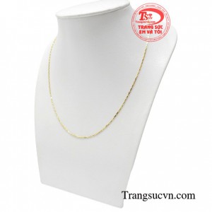 Chẳng những vậy, sản phẩm còn góp phần tăng thêm thần thái kiêu sa cho người phụ nữ