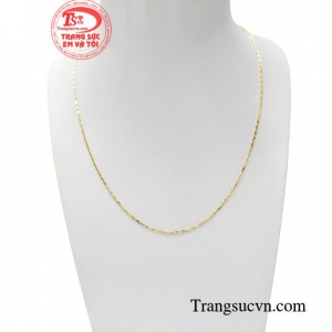 Dây chuyền quý phái giúp phái nữ trở nên đằm thắm, dịu dàng khoe sắc cùng nhiều bộ cánh khác nhau