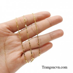 Dây chuyền quý phái giúp phái nữ trở nên đằm thắm, dịu dàng khoe sắc cùng nhiều bộ cánh khác nhau