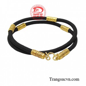 Dây dù phong cách là sự lựa chọn hoàn hảo dành cho phái mạnh thích sự năng động, mạnh mẽ
