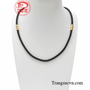Dây dù rồng vàng với thiết kế độc đáo, trẻ trung năng động được nhiều bạn trẻ yêu thích