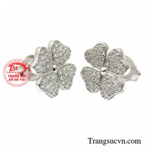 Hoa tai thời thượng kiêu sa sẽ là sự lựa chọn tuyệt vời dành cho những cô nàng yêu thích nét nữ tính, dịu dàng