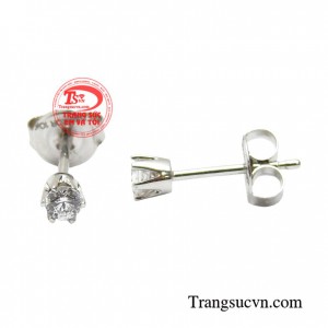 Sản phẩm tuy nhỏ nhưng ánh sáng phát ra từ viên đá này sẽ khiến cho các cô gái tỏa sáng và là tâm điểm chú ý của mọi người xung quanh