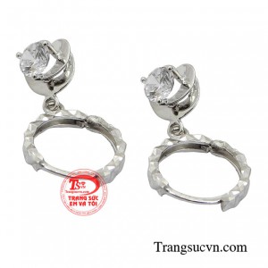 Đó cũng là sự thể hiện bản thân là người có kiến thức, có bản lĩnh, có nhiều thành công trong công việc mà còn hoàn mỹ về nhan sắc.