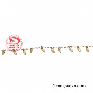 Lắc chân giúp tôn lên vẻ đẹp thanh thoát và duyên dáng của các bạn nữ, tô điểm cho đôi chân thêm xinh xắn, ngọc ngà hơn