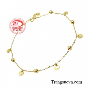 Chiếc lắc chân này toát lên sự sang trọng nhẹ nhàng, dễ dàng kết hợp nhiều trang phục và phụ kiện cho người đeo