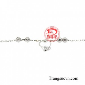 Lắc chân trái tim yêu kiều