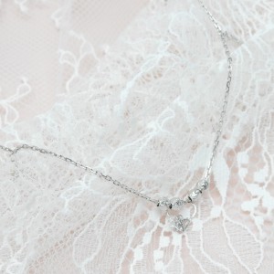 Lắc chân trái tim yêu kiều