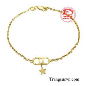 Lắc tay ngôi sao may mắn giúp điểm xuyến và tôn vinh vẻ đẹp cho các quý cô sành điệu