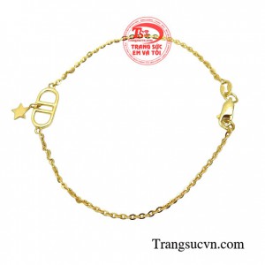 Đường nét tinh tế tô điểm thêm vẻ đẹp rạng ngời và thanh lịch đến cho phái đẹp