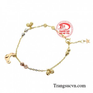 Một chiếc lắc tay vàng với thiết kế thời trang sẽ mang lại sự sang trọng, tinh tế, đẳng cấp cho người đeo