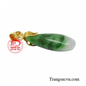 Mặt dây cẩm thạch bình an có tác dụng giúp ổn định sức khỏe và đem lại tài lộc, tiền tài cho người dùng