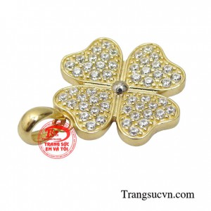 Mặt dây chuyền may mắn