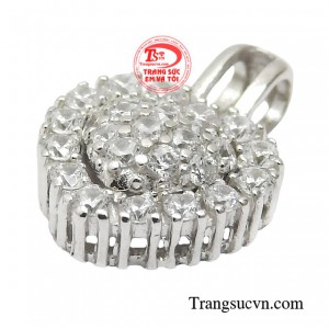 Sản phẩm đặc biệt thích hợp với những cô nàng có nước da trắng sáng giúp khuôn mặt tươi tắn rạng ngời. 