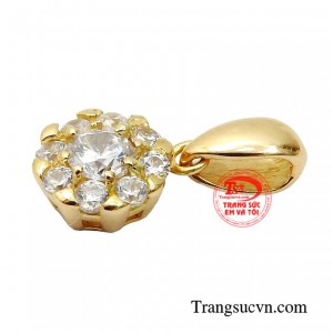 Đây sẽ món trang sức giúp cho hình ảnh cô nàng công sở của bạn trở nên thanh lịch và tỏa sáng.