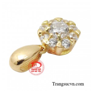 Dù bạn là ai, ưa thích phong cách truyền thống hay hiện đại, dù đang làm ở lĩnh vực hay ngành nghề nào thì cũng nên sở hữu cho mình một món trang sức.