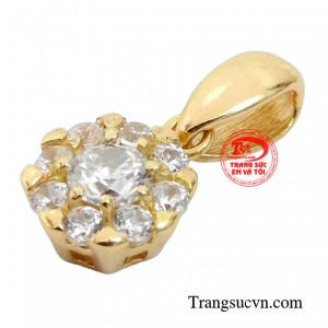 Chiếc mặt dây sẽ là gợi ý nho nhỏ giúp bạn luôn xinh đẹp và tự tin.