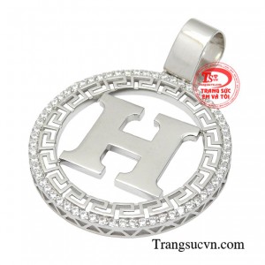 Hãy chọn cho mình một chiếc mặt dây để tiếp thêm nguồn năng lượng tích cực. 