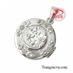 Sản phẩm là món quà ý nghĩa dành tặng bạn gái trong dịp đặc biệt như thay lời muốn nói hay lời hẹn ước dành cho nhau