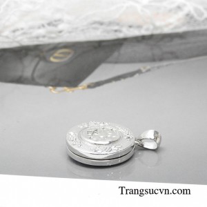 Mặt dây ước hẹn là lựa chọn hoàn hảo dành cho những bạn thích phong cách đơn giản, cổ điển