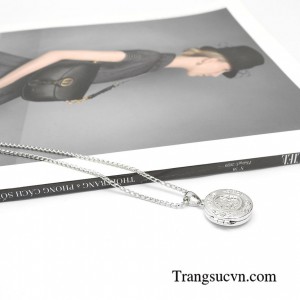 Bộ dây chuyền sẽ là món phụ kiện giúp chị em được nổi bật và tự tin hơn