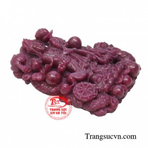 Mặt ruby Phật Bà bình yên là biểu tượng của sự cứu rỗi, luôn sẵn sàng hiện ra muôn nghìn thân tướng thích hợp để cứu giúp chúng sinh đắm chìm trong bể khổ