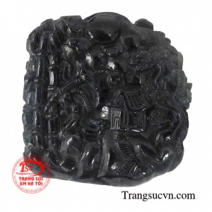 Mặt sapphire Phật A Di Đà giúp con người thoát khỏi những khốn khổ, cùng cực trong cuộc sống để con người hướng về những điều thiện nhân, phúc lành