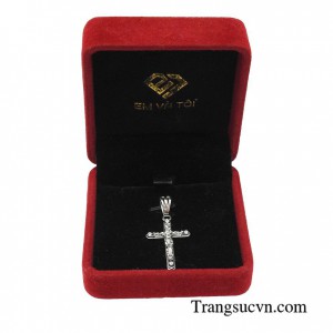 Mặt thánh giá ban ơn được thiết kế sang trọng và độc đáo với nhừng đường nét tỉ mỉ và tinh xảo