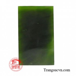 Ngọc nephrite may mắn phù hợp bọc vàng hoặc bạc làm mặt dây chuyền sang trọng và tinh tế
