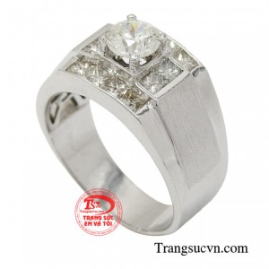 Đặc biệt, theo quan niệm phong thủy trang sức còn bảo vệ sức khỏe và đem tới thành công cho người sử dụng.