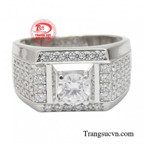 Ngày nay, chiếc nhẫn còn là món trang sức cá tính, thể hiện thẩm mỹ và phong cách của người sở hữu.