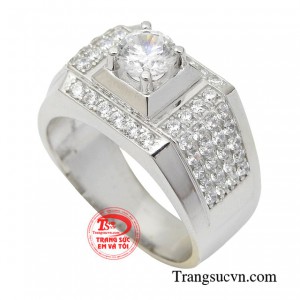 Trải qua thời gian, nhẫn nam không chỉ đơn thuần là món trang sức phô trương nữa. 