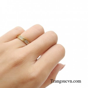 Sẽ thật thiếu sót nếu bạn bỏ qua một món phụ kiện đơn giản nhưng lại dễ dàng ghi điểm trong mắt người đối diện