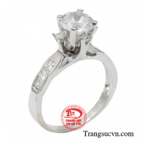 Nhẫn nữ kiều diễm tinh khôi mang đến sức hút đặc biệt đến cho người dùng.